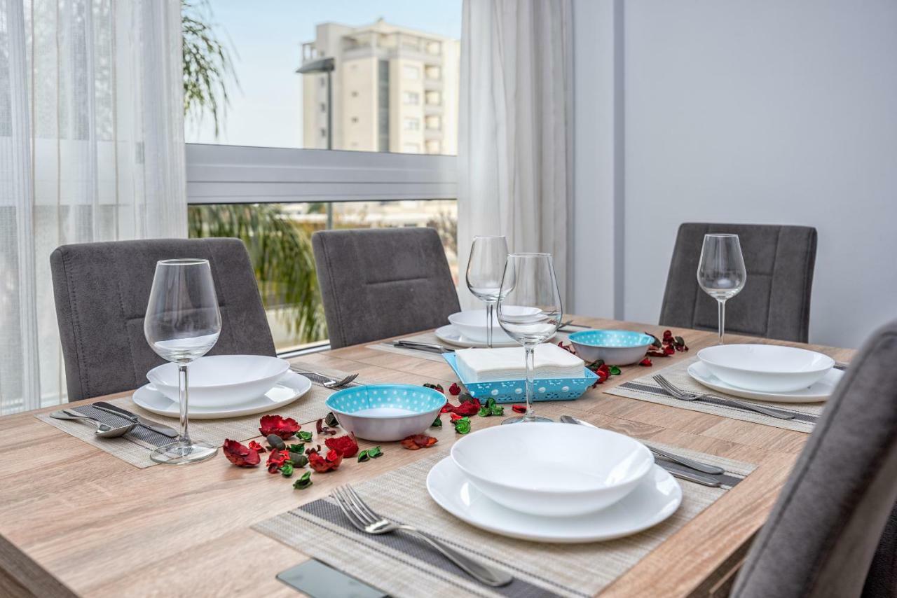 Wintowinrentals Best Location, Beach, Pool & Parking Rincón de la Victoria Exteriör bild