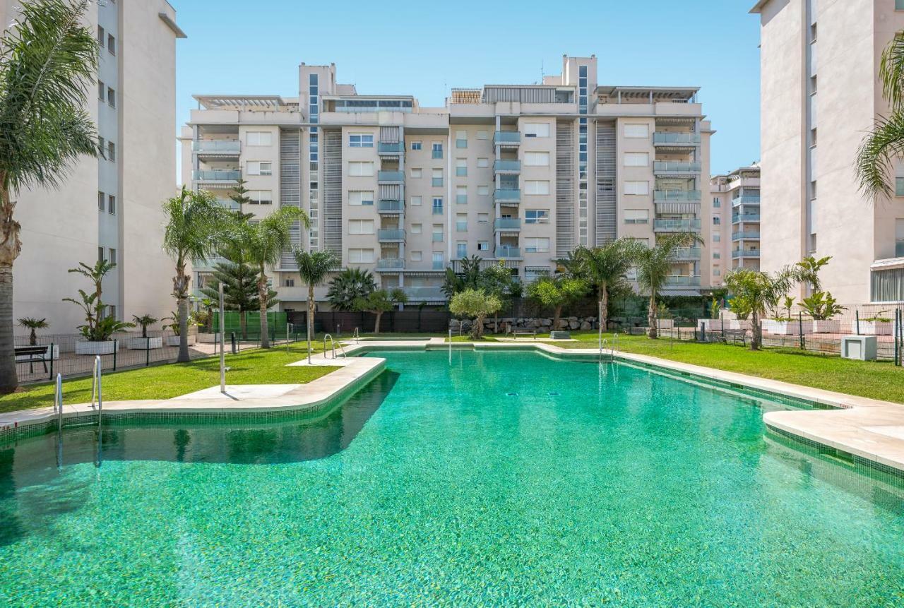 Wintowinrentals Best Location, Beach, Pool & Parking Rincón de la Victoria Exteriör bild