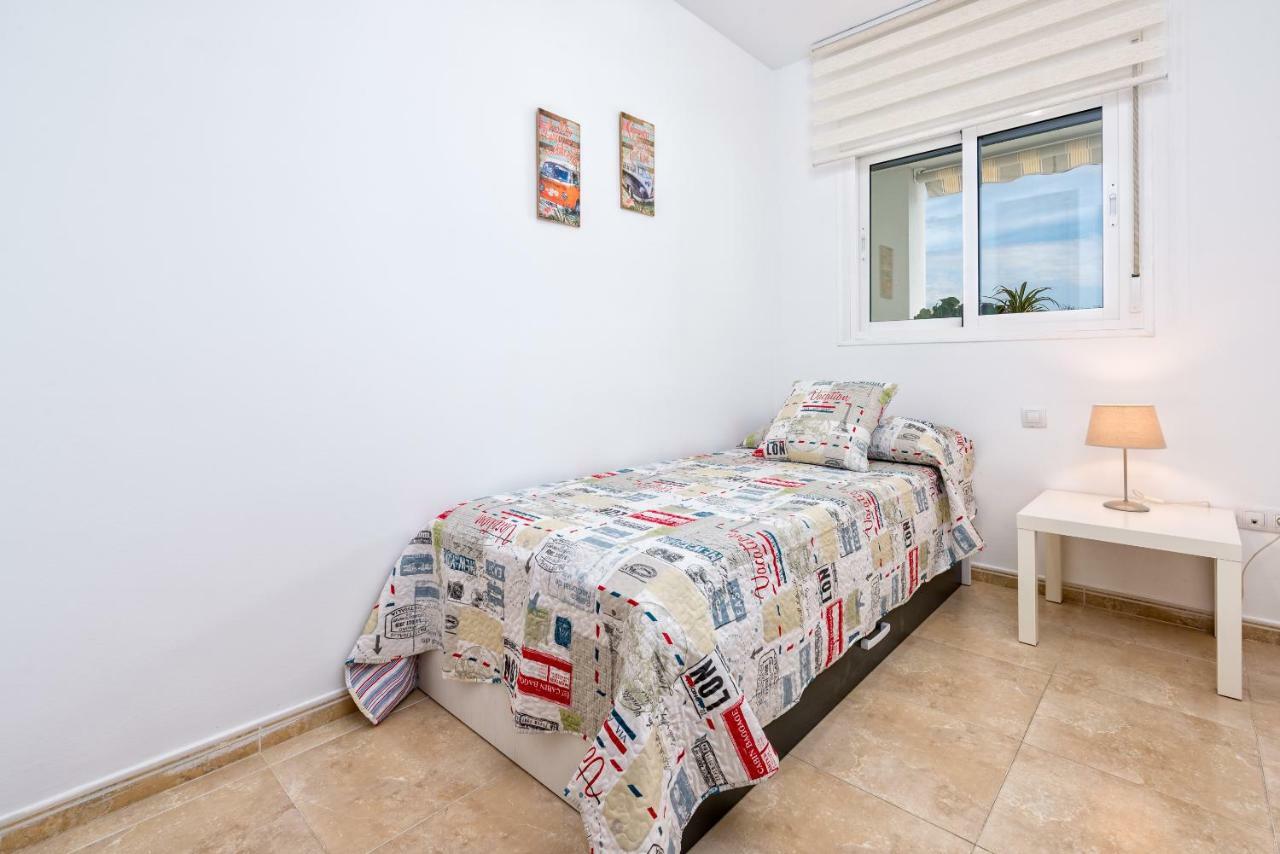 Wintowinrentals Best Location, Beach, Pool & Parking Rincón de la Victoria Exteriör bild